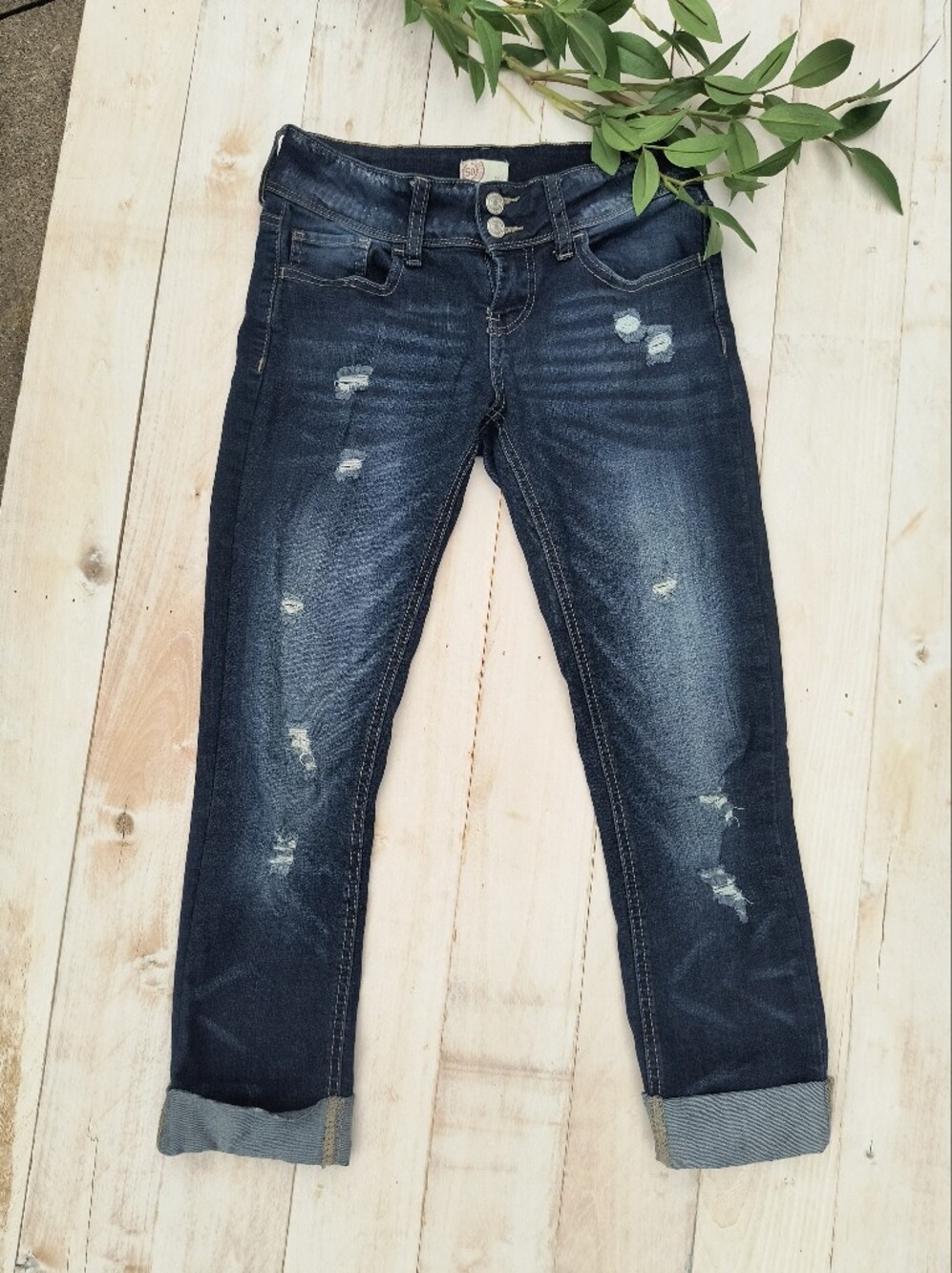Women's SO Denim Capris With Distressed Look Cropped Cuffed Jeans Size 3